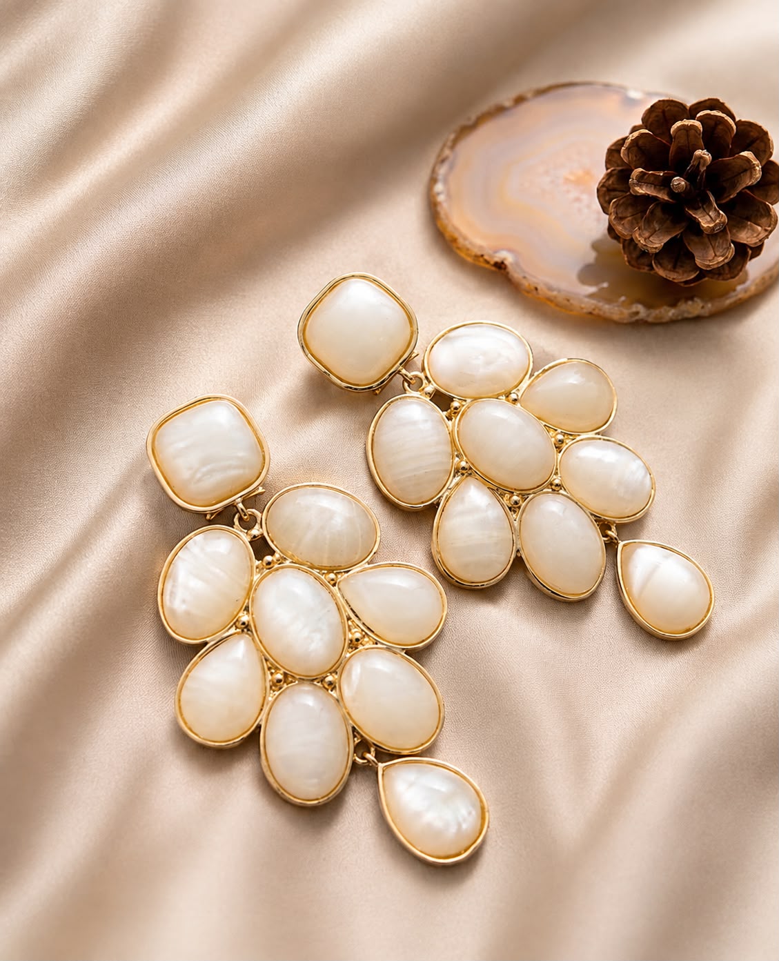 Boucles d'Oreilles Grappe Nacrée Ivoire - vue